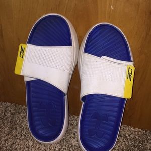 Boys White curry slides.